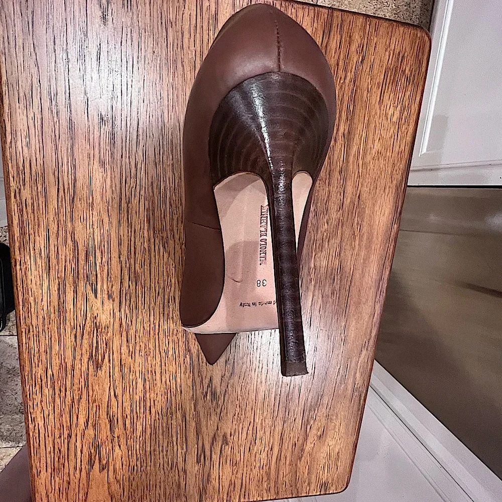 Dark brown leather, 4” wood stacked heel. - Picture 4 of 6